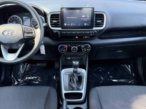 2022 Hyundai Venue SE
