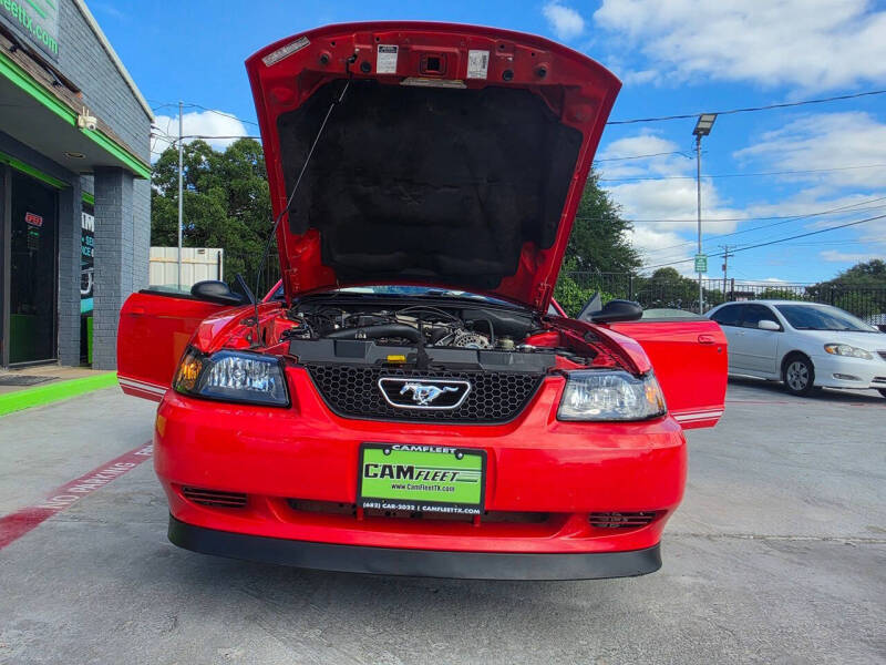2000 Ford Mustang