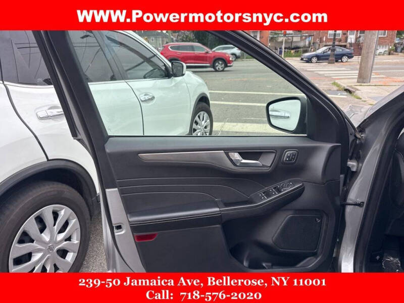 2021 Ford Escape Titanium