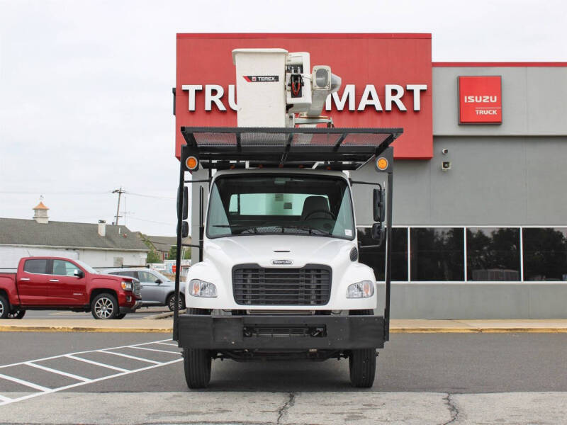 2023 Freightliner M2 106