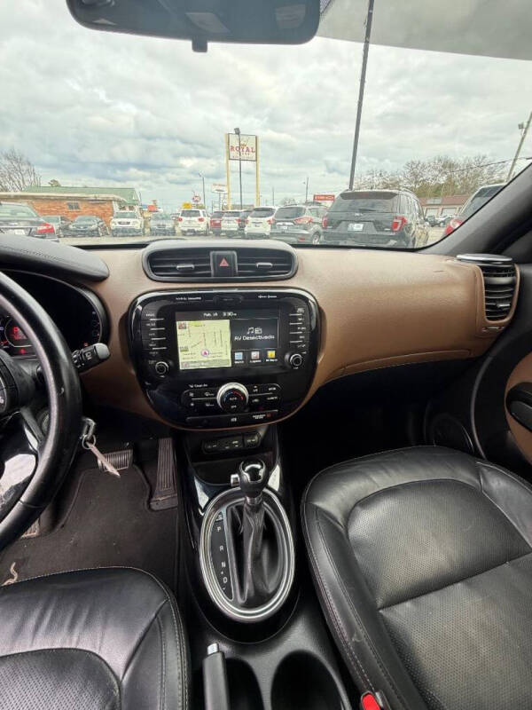 2016 Kia Soul +