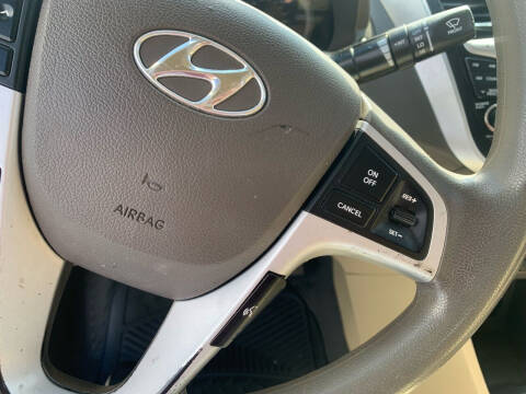 2012 Hyundai Accent GLS