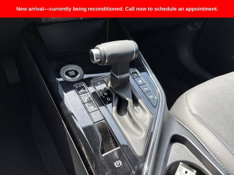 2025 Kia Niro SX