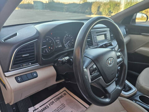 2017 Hyundai Elantra SE