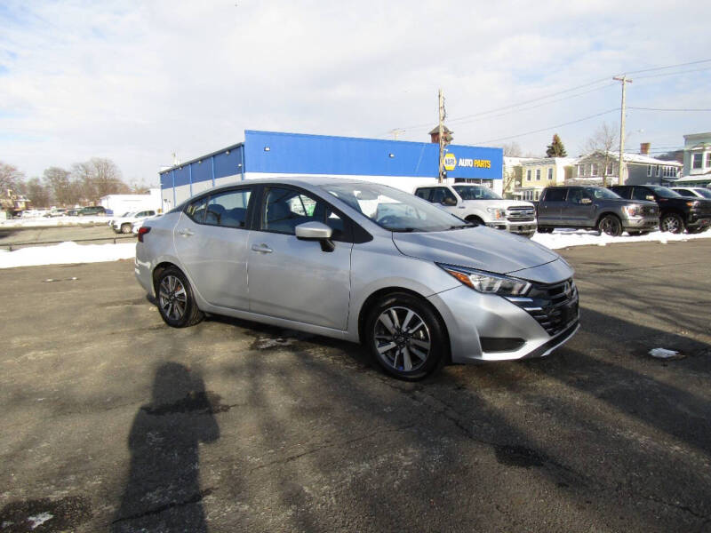 2023 Nissan Versa SV