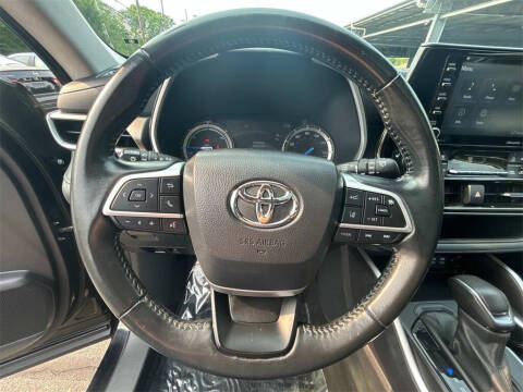 2022 Toyota Highlander Hybrid XLE