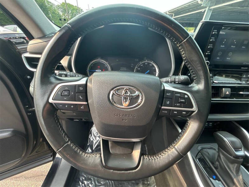 2022 Toyota Highlander Hybrid XLE