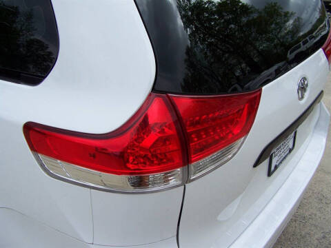 2013 Toyota Sienna L 7-Passenger