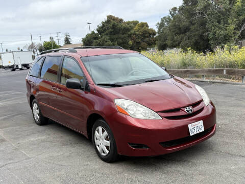 2006 Toyota Sienna CE 8 Passenger