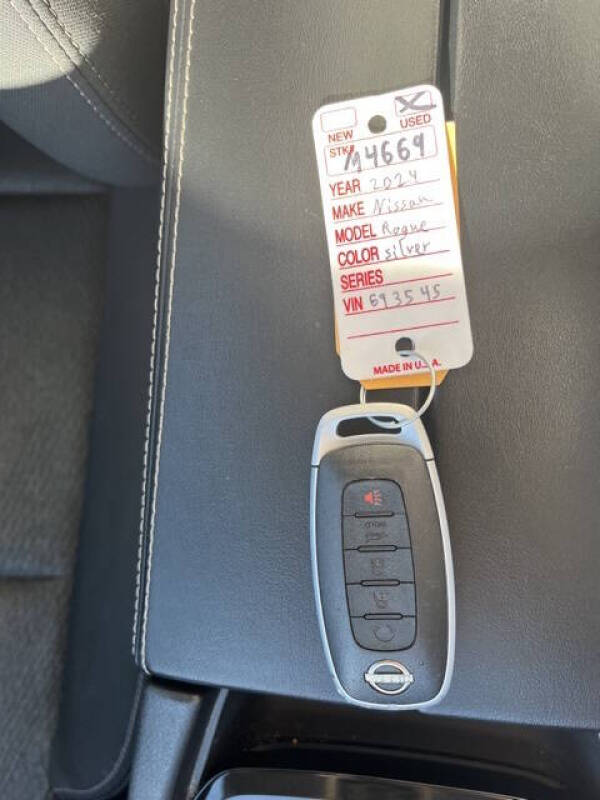 2024 Nissan Rogue SV