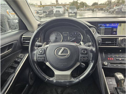 2017 Lexus IS 200t