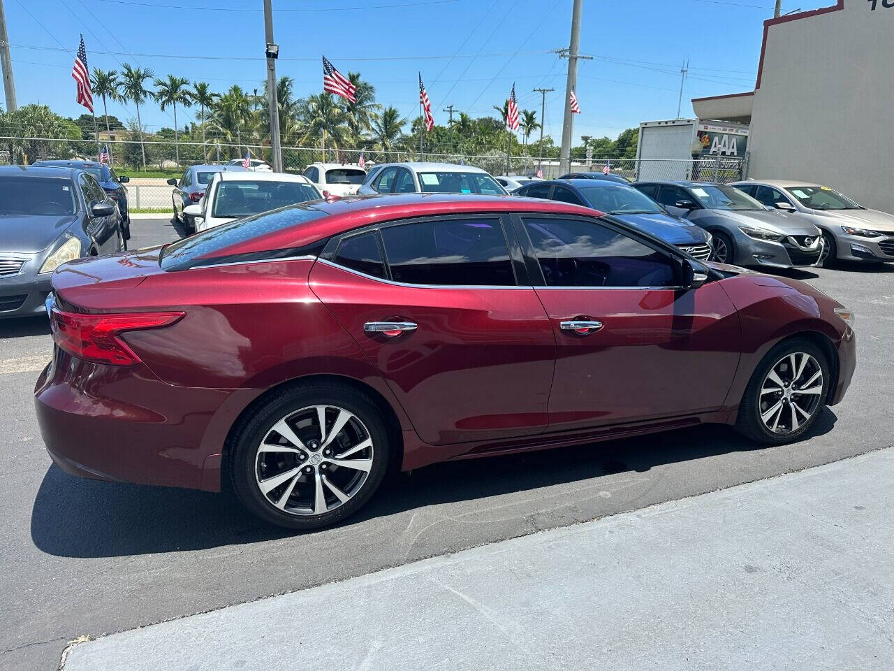 2017 NISSAN Maxima Sedan - $16,495