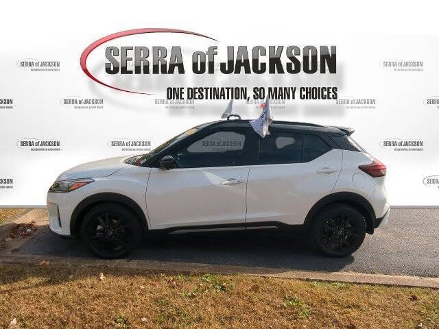 2023 Nissan Kicks SR