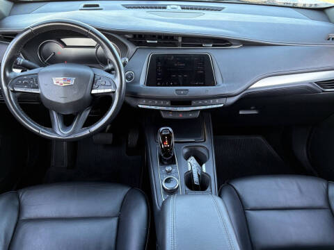 2020 Cadillac XT4 Premium Luxury