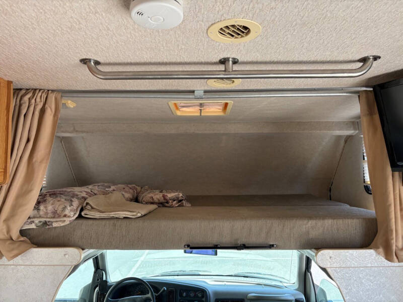 2000 Winnebago Minnie  C Chevy 24V