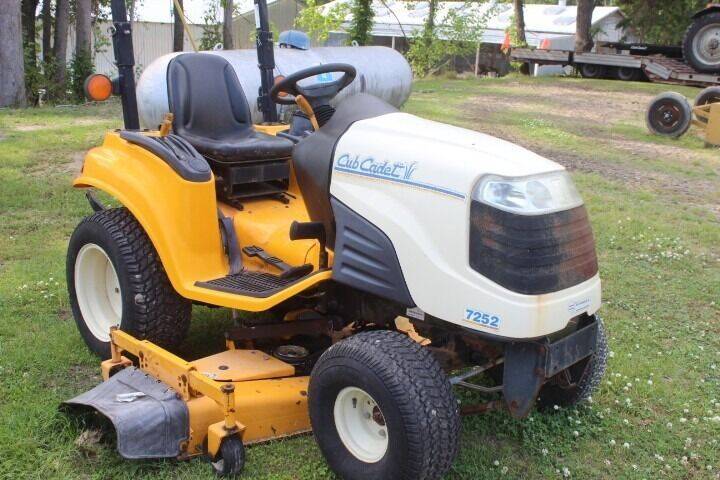  Cub Cadet 7252 for sale at Vehicle Network - Mills International in Kinston NC