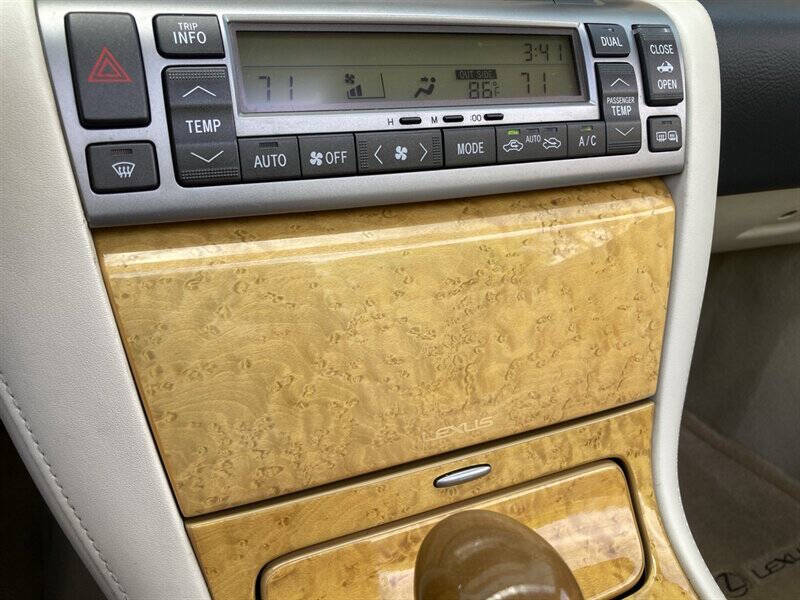 2003 Lexus SC 430