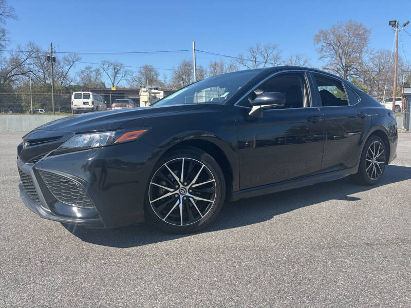 2023 Toyota Camry SE's photo
