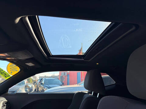 2016 Dodge Challenger R/T Shaker