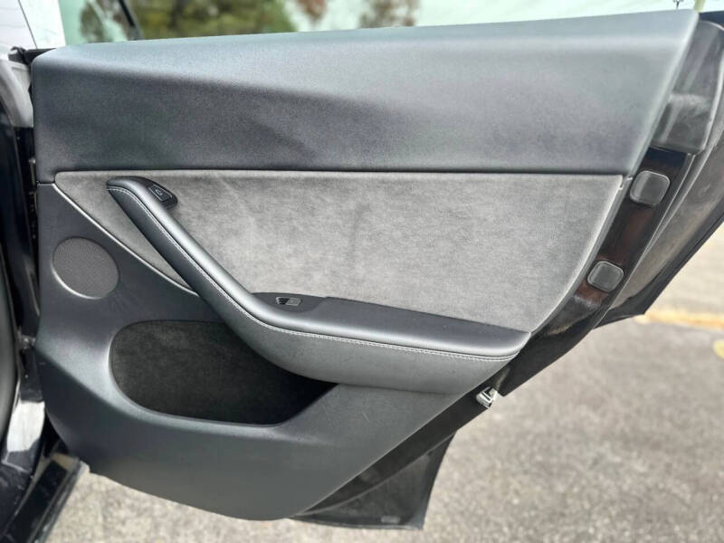 2025 Tesla Model Y Long Range