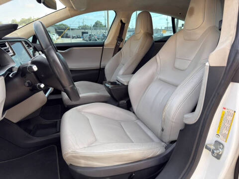 2015 Tesla Model S