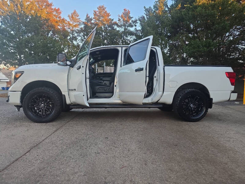 2018 Nissan Titan SV
