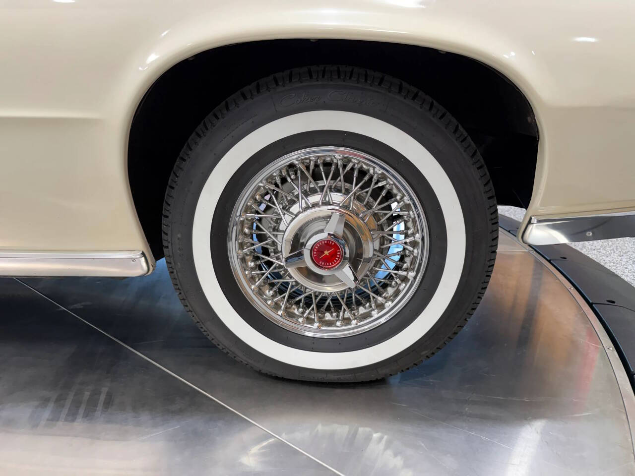 1967 Ford Thunderbird 29