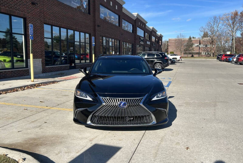 2021 Lexus ES 300h