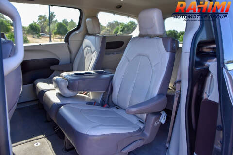 2017 Chrysler Pacifica Touring-L