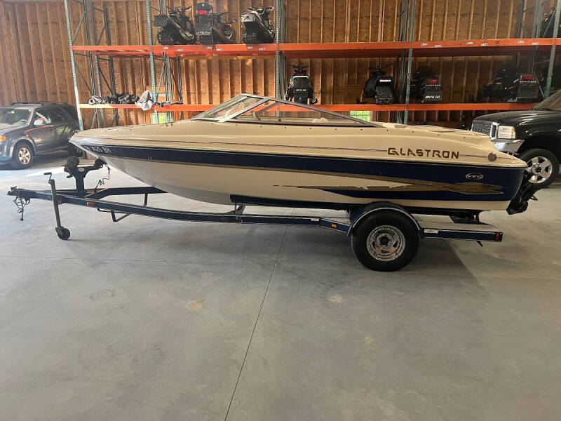 2002 Glastron GX185