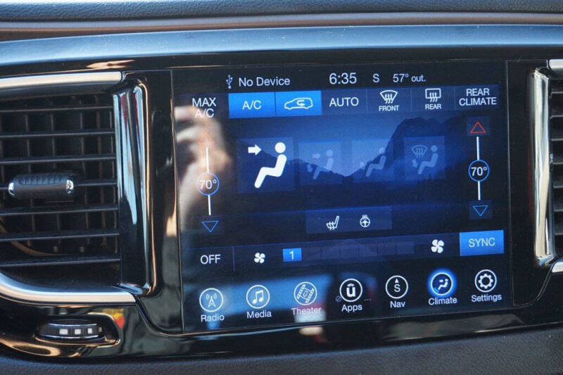 2017 Chrysler Pacifica Touring-L Plus