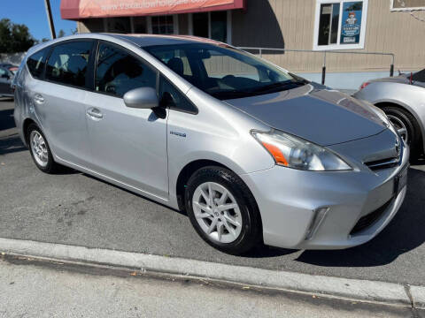 2012 Toyota Prius v Three