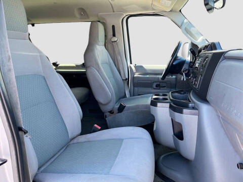 2014 Ford E-Series E-350 SD XLT