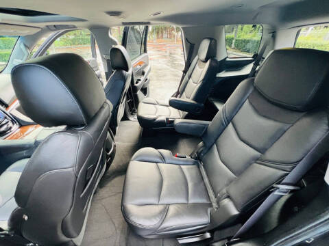 2017 Cadillac Escalade Luxury