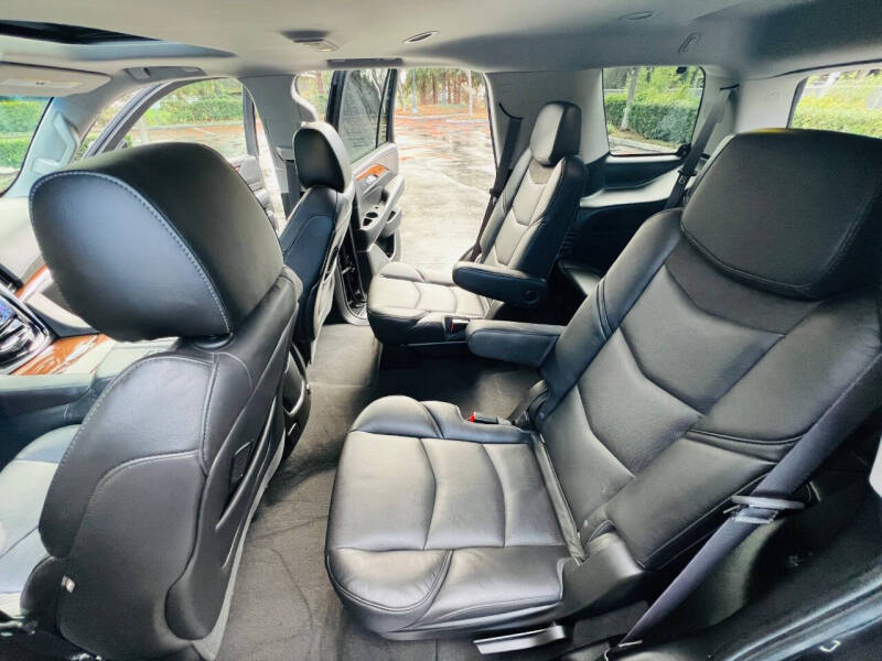 2017 Cadillac Escalade Luxury