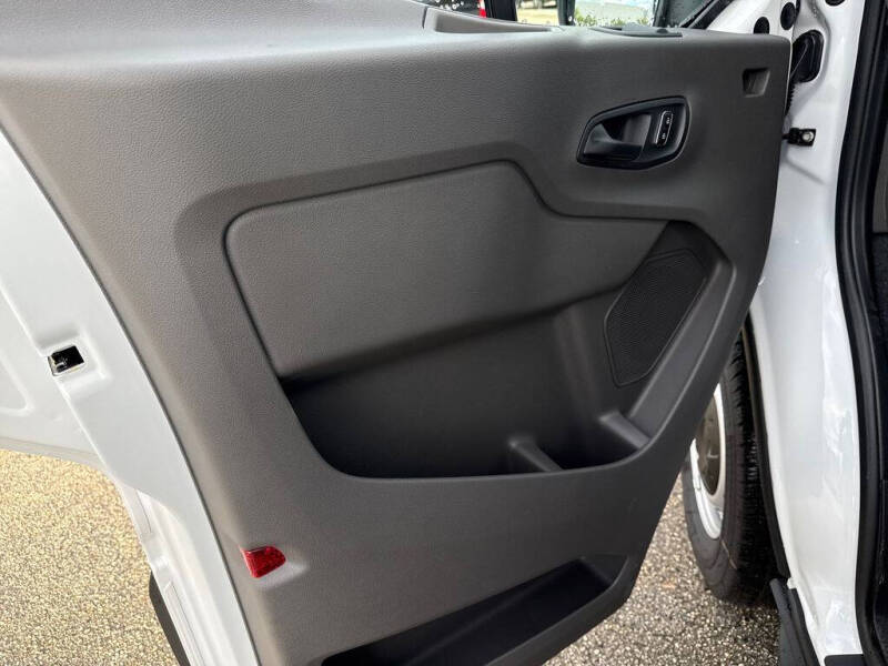 2025 Ford Transit 250