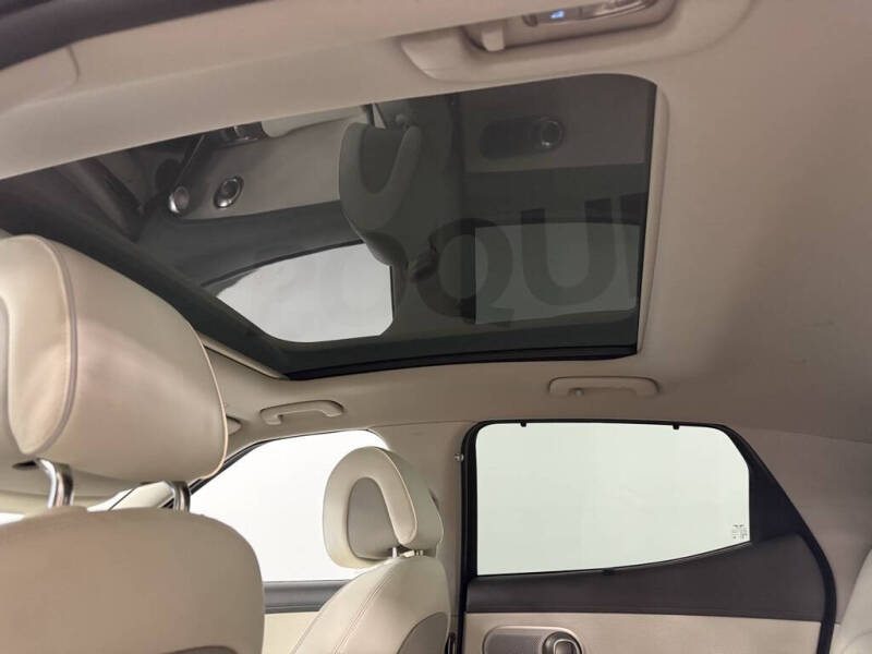 2024 Genesis GV60 Advanced