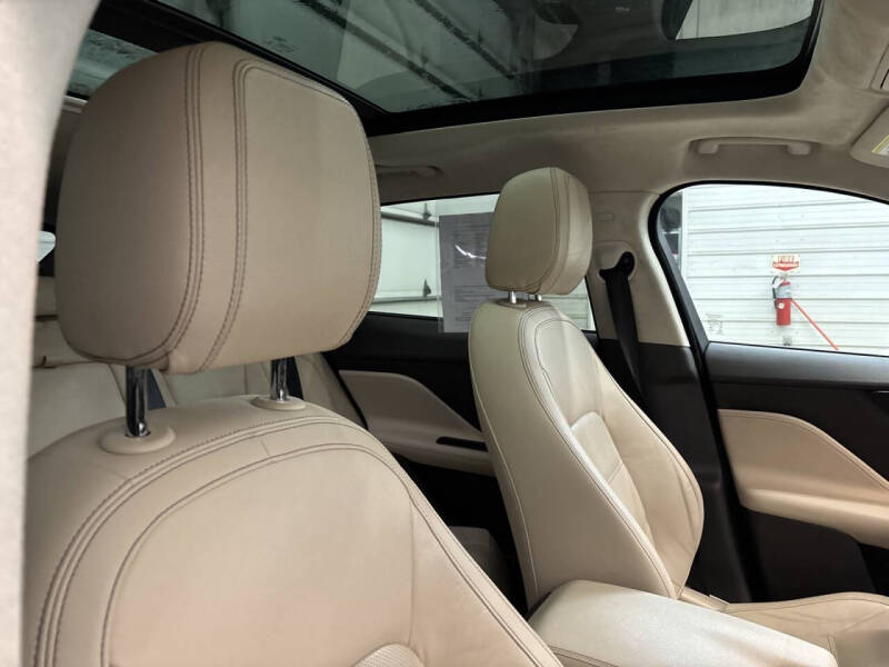 2019 Jaguar F-PACE 25t Prestige