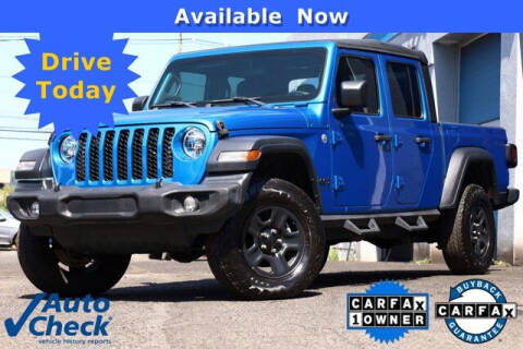 2020 Jeep Gladiator for sale at CTCG AUTOMOTIVE in Newark NJ