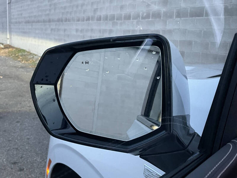 2025 Cadillac Escalade Luxury