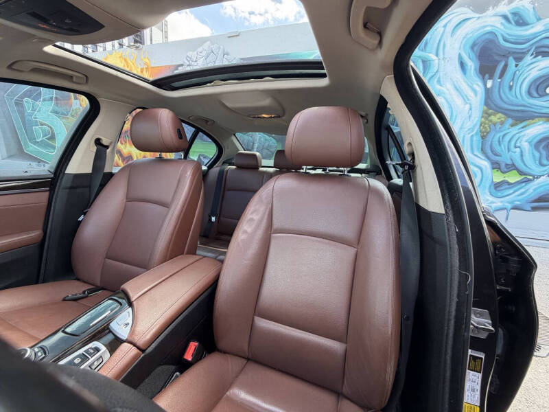 2015 BMW 5 Series 528i