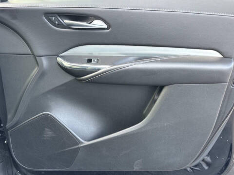 2023 Cadillac XT4 Premium Luxury