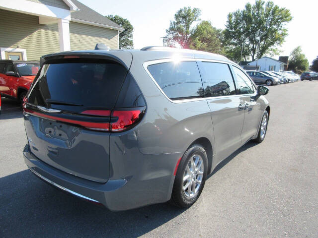 2021 Chrysler Pacifica for sale at FINAL DRIVE AUTO SALES INC in Shippensburg, PA