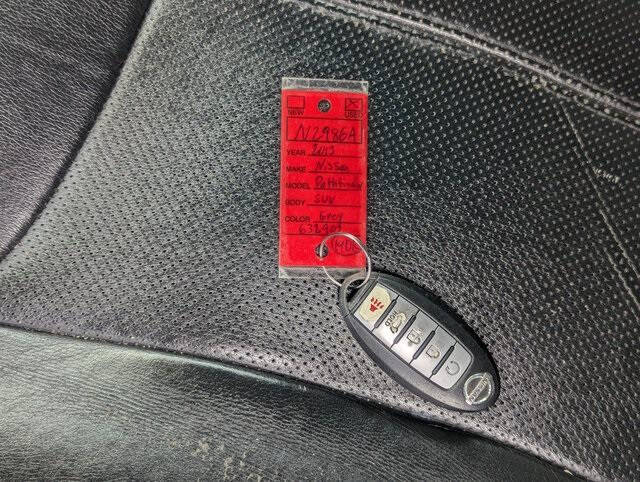 2013 Nissan Pathfinder Platinum