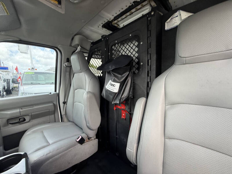 2011 Ford E-Series E-350 SD