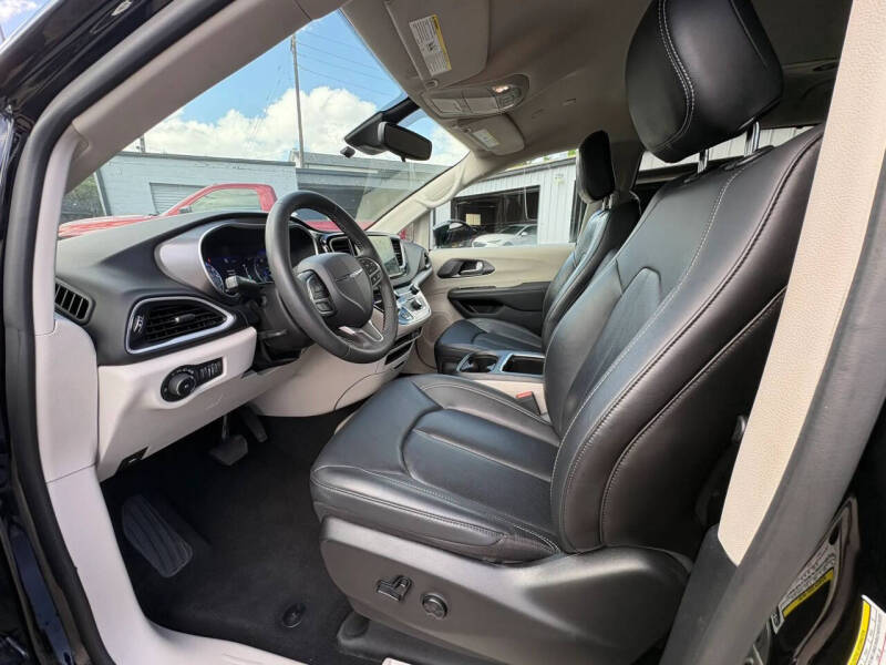 2024 Chrysler Pacifica Touring L