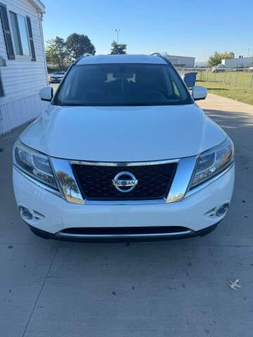 2015 Nissan Pathfinder for sale at Carsland KC in Kansas City MO