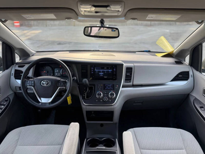 2017 Toyota Sienna