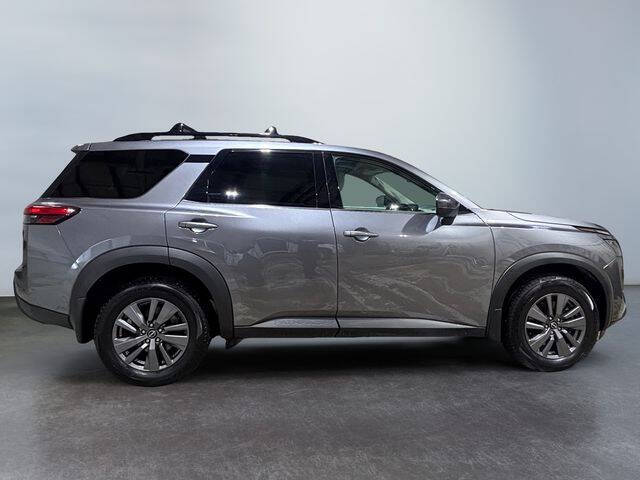 2023 Nissan Pathfinder SV