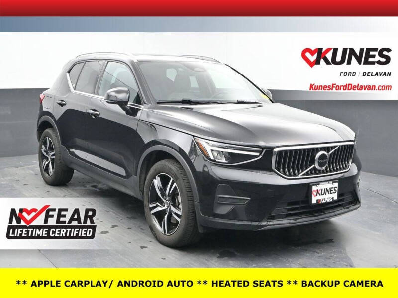 2025 Volvo XC40 B5 Core Bright Theme